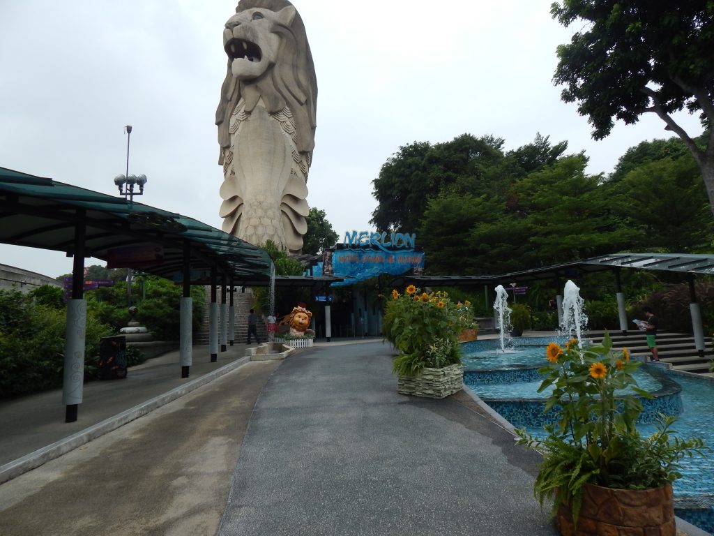 Merlion statue in front of the entrance at Sentosa Island