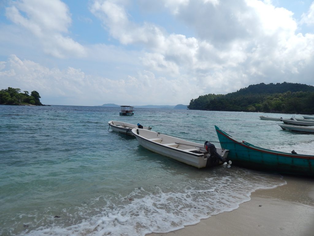 Small boats on Ibioh Beach, Weh island