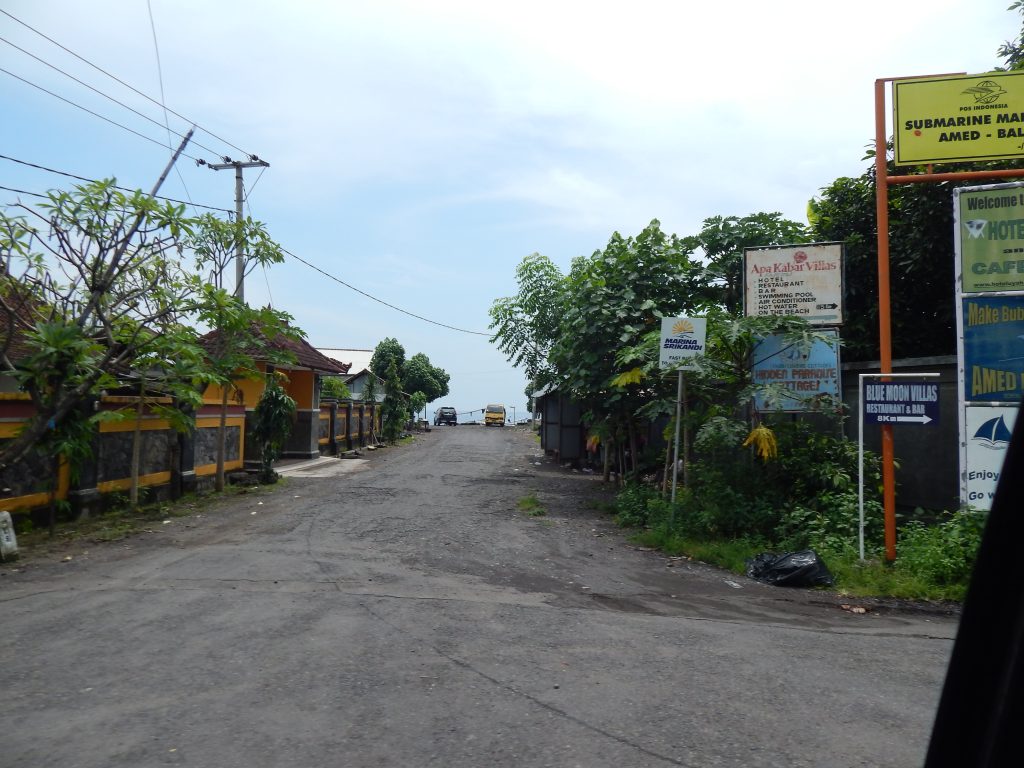 Main street in front of Manis Homestay
