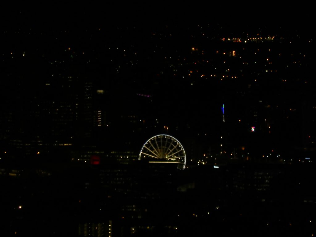 Brisbane's ferris wheel by night