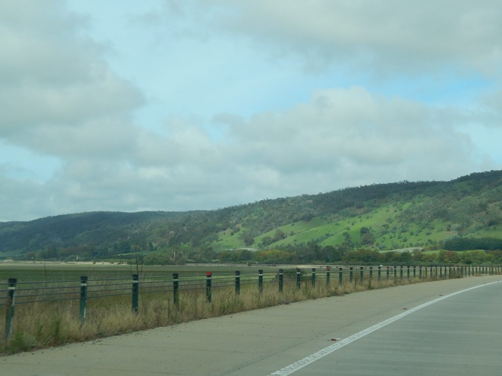 Australian roads, on the road to Canberra